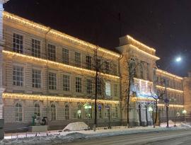 Новогоднее оформление фасадов, пространств и коттеджей гирляндами в Томске 