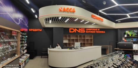 Уникальное рекламное оформление новой торговой точки DNS в Томске 