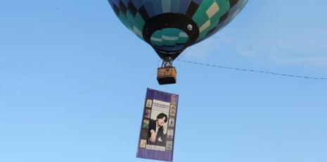 Поздравление на воздушном шаре в Томске 